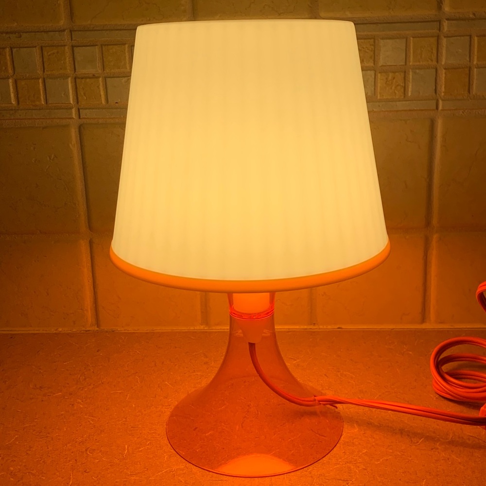 groovy 80s style orange lamp !! ADDITIONAL LIGHTBULB INCLUDED WITH PURCHASE !!